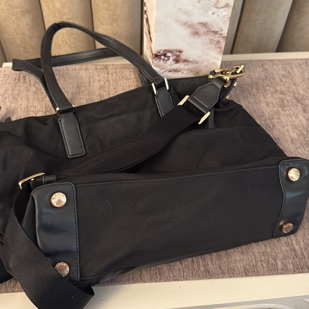Michael Kors bundle of tote bag and wallet - Picture 12 of 15